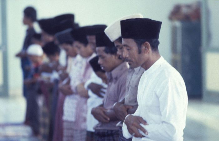 戴黑帽成為今日印尼穆斯林的象徵。(圖／翻攝自維基百科)